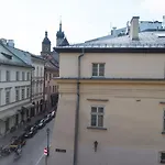 Sara -mikolajska - Rynek - Netflix Hydromassage Cracóvia