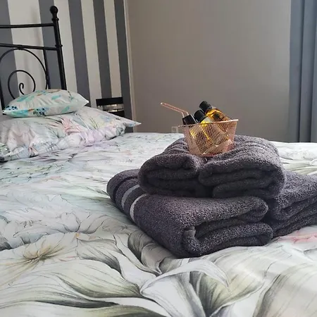 Sara -mikolajska - Rynek - Netflix Hydromassage Krakow