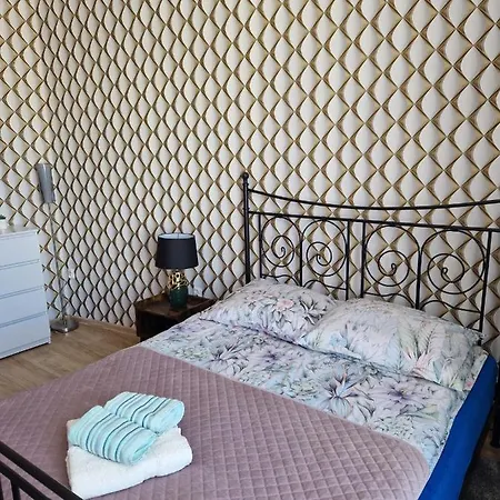 Sara -mikolajska - Rynek - Netflix Hydromassage