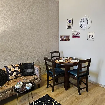 Sara -mikolajska - Rynek - Netflix Hydromassage Apartment Krakow