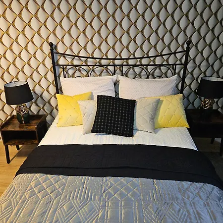 Sara -mikolajska - Rynek - Netflix Hydromassage Apartment