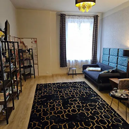 Sara -mikolajska - Rynek - Netflix Hydromassage Apartment Krakow