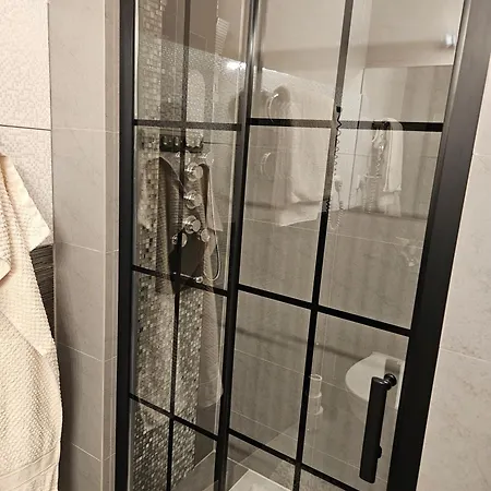 Sara -mikolajska - Rynek - Netflix Hydromassage