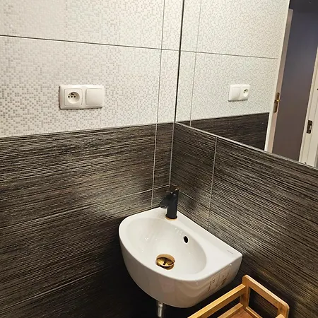 Sara -mikolajska - Rynek - Netflix Hydromassage Apartment Krakow