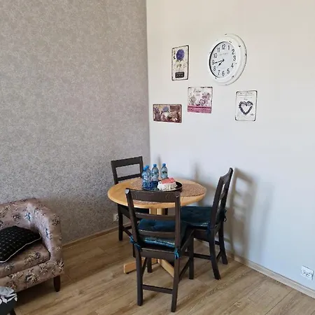 Sara -mikolajska - Rynek - Netflix Hydromassage Cracovie