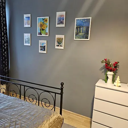 Sara -mikolajska - Rynek - Netflix Hydromassage * Cracovie