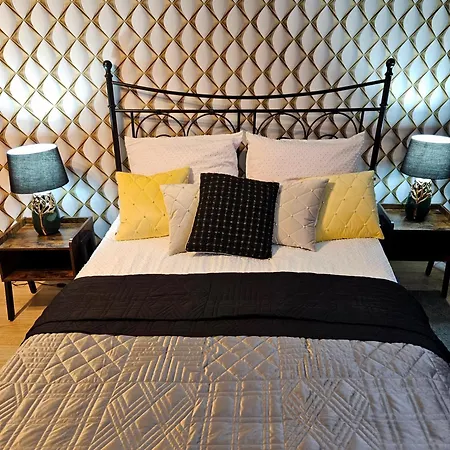 Sara -mikolajska - Rynek - Netflix Hydromassage Appartement